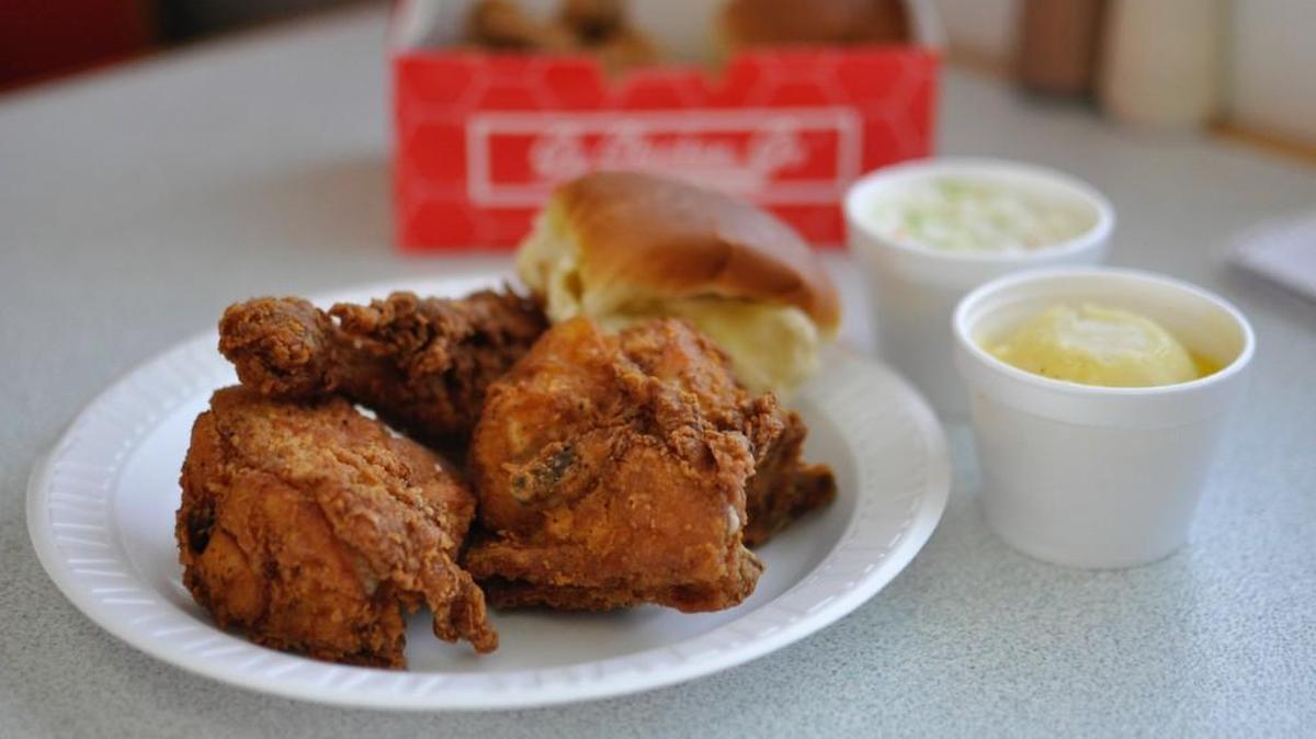 Go Chicken Go’s three-piece dinner comes with two dinner rolls, mashed potatoes and coleslaw.