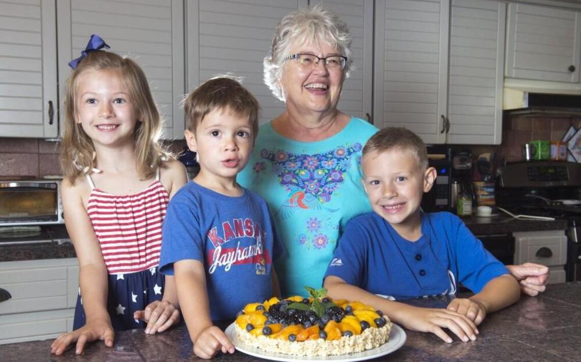 Gluten-free fresh fruit tart by Leawood grandma uses season’s harvest