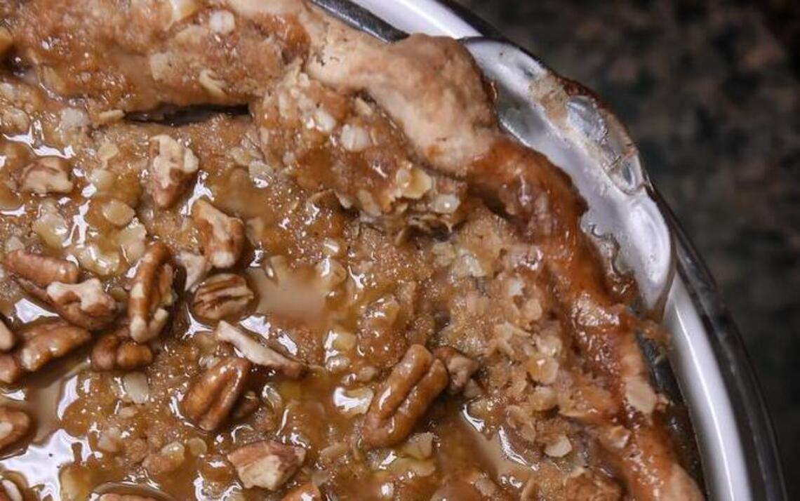 Apple pies are Stilwell baker’s crown jewel