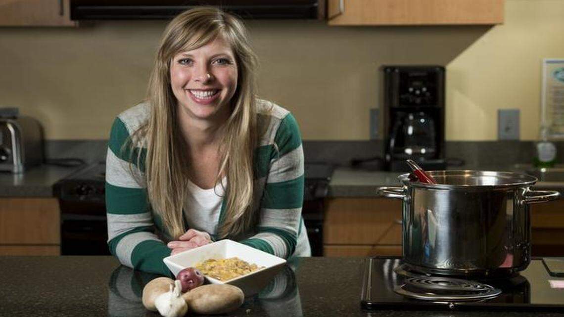 
Taryn Glidewell, Havesters’ manager of nutrition education, shares a recipe for Cheddar Chicken Chowder.

