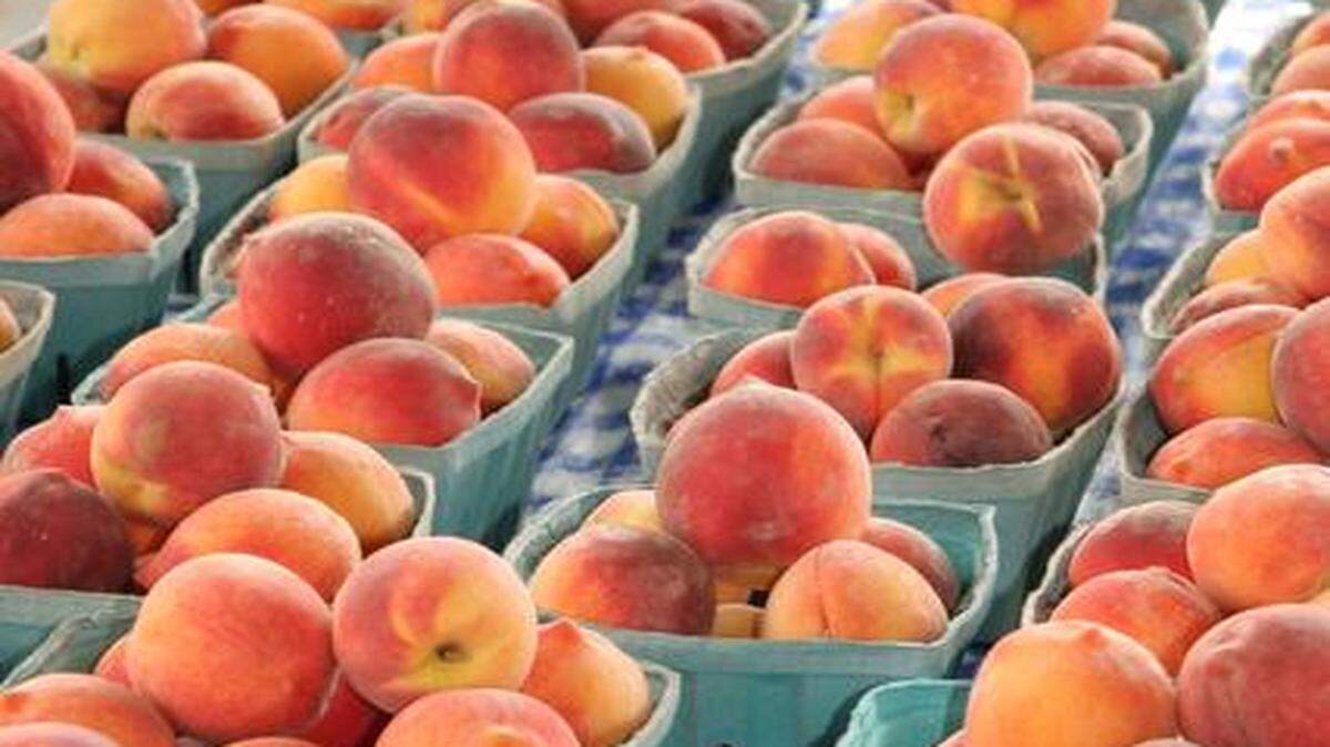
Now is peak season for local peaches, so we give you some recipes to make the most of the summer bounty.
