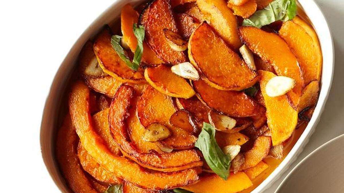 
Marinated Winter Squash traditionally uses squash that is fried before marinating. It is also delicious with grilled or boiled squash.


