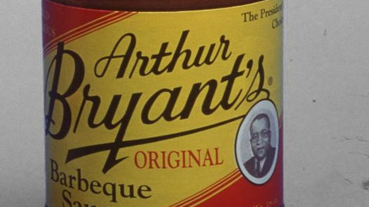 
Bryant’s: vinegar base, grainy texture, flavor notes of paprika, chili, curry, tomato and pit drippings.
