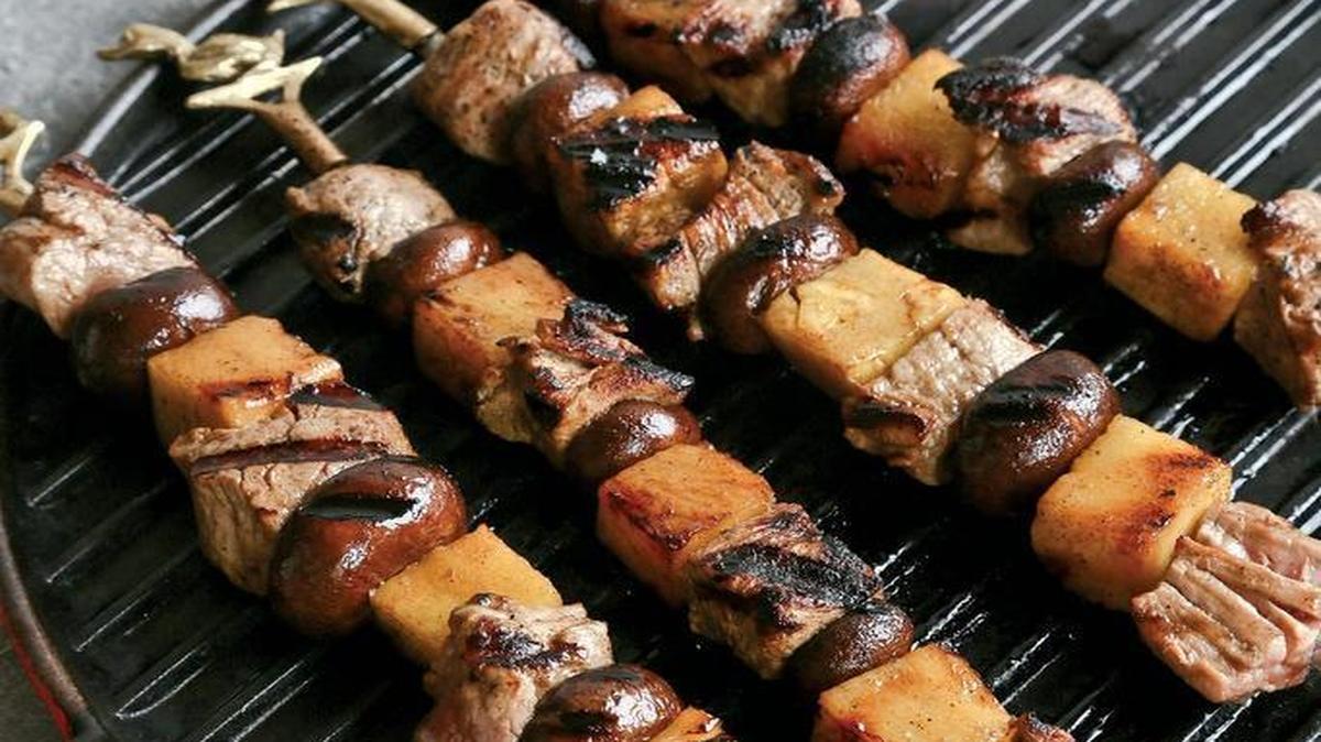 
Pork tenderloin marinated in homemade teriyaki, and then grilled on skewers with pineapple and mushrooms.is simple backyard barbecue food.
