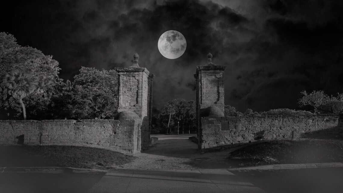 From haunted hotels to eerie swamps, 7 spooky Southern experiences