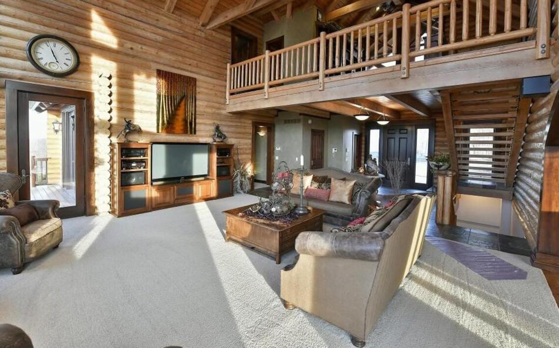 For $4.5 million, you can own Royals pitcher Kevin Appier’s grand Paola ranch