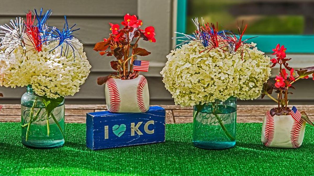 
Baseball and the Fourth of July are natural companions. Add in some Royals blue for a backyard cookout with an all-American twist.
