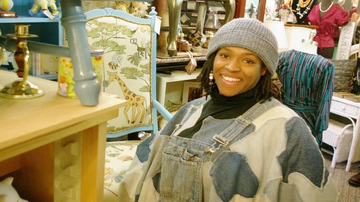 Narla Wallace owns U-niQe, a shop in Independence that specializes in vintage home furnishings. She hopes to expand the shop and offer a variety of classes on topics ranging from sewing to nutrition.