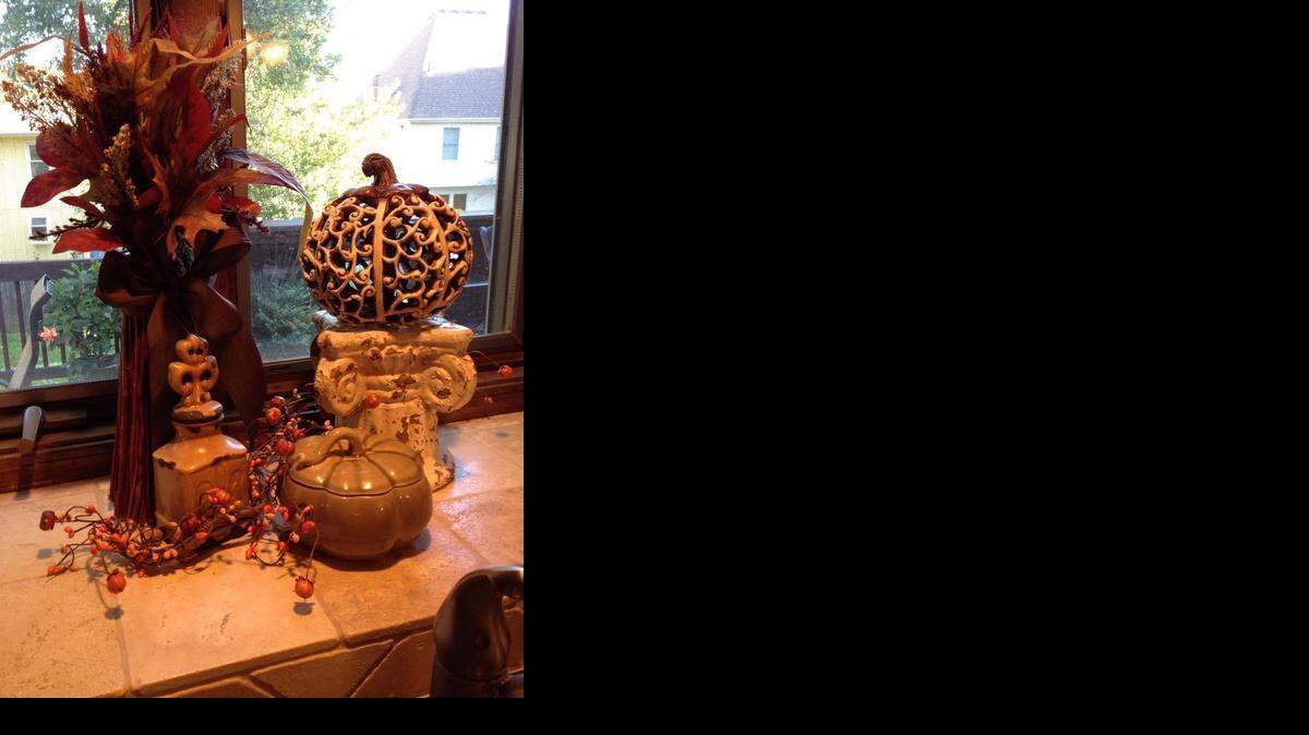 
Karen Castrianni creates vignettes inside and outside her home, and changes them four times a year with the seasons.
