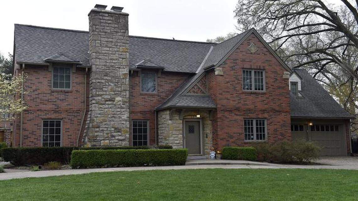 
Maggie Shine’s home on West 60th Terrace, just west of Ward Parkway, is characteristic of a 1ate 1930s and early ’40s minimal traditional home, because it has Tudor features on the exterior but is pared down on the inside. People’s tastes at that time were leaning toward simpler lines.
