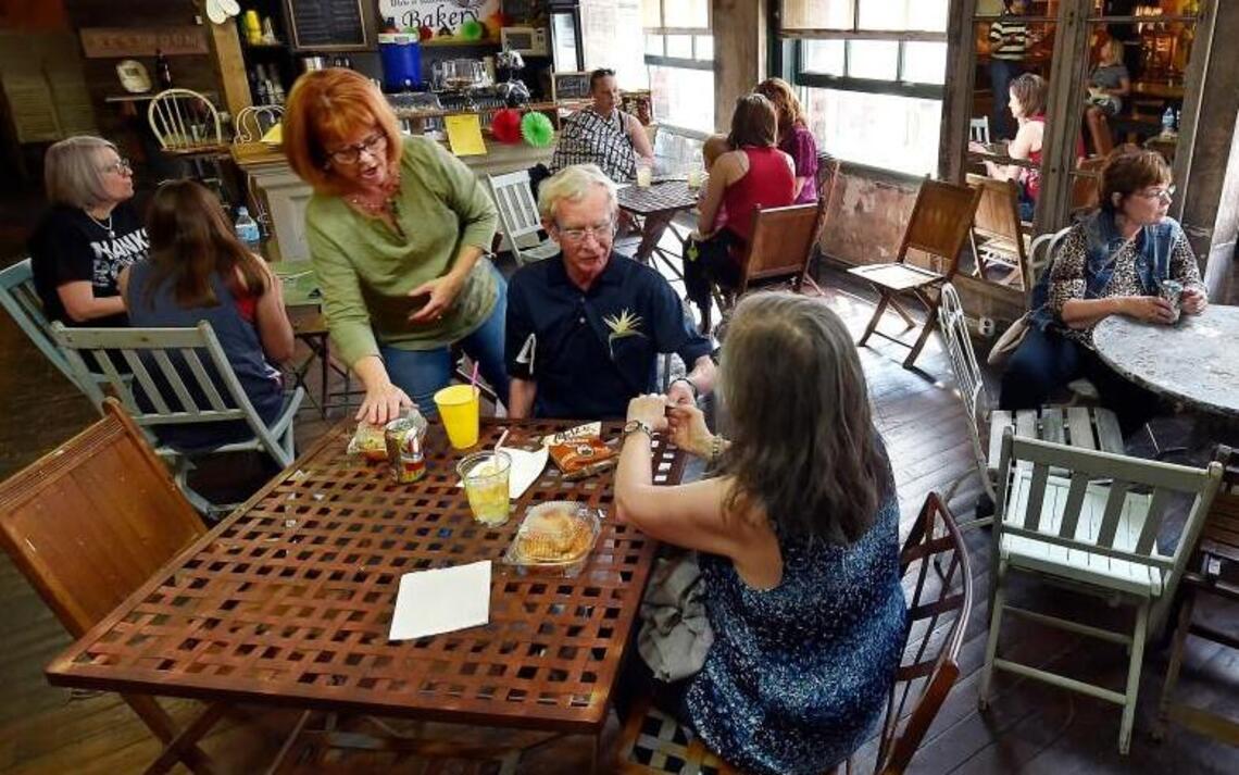 West Bottoms’ shoppers’ options for food and drinks