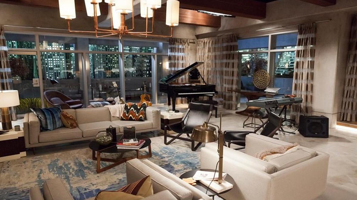 “Empire” hip-hop hitmaker Jamal Lyon lives in a slick, chic penthouse.