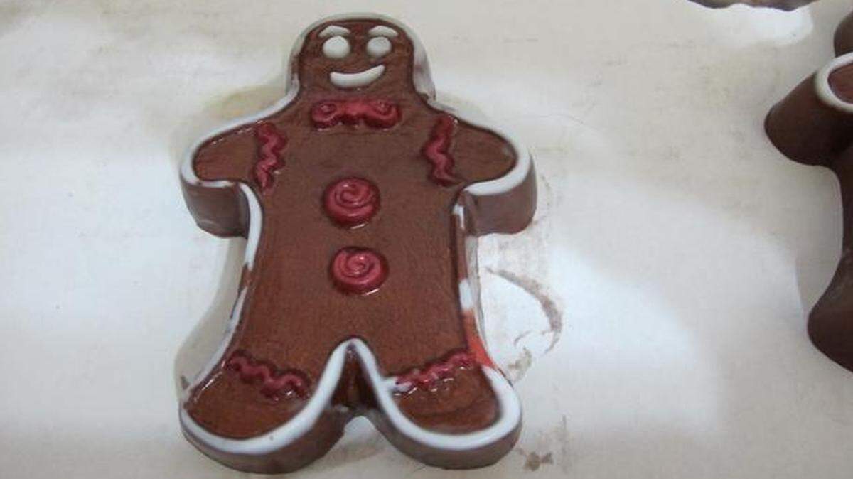 
Two of the three completed gingerbread men looked and smelled good enough to date, but the kit was supposed to make eight.
