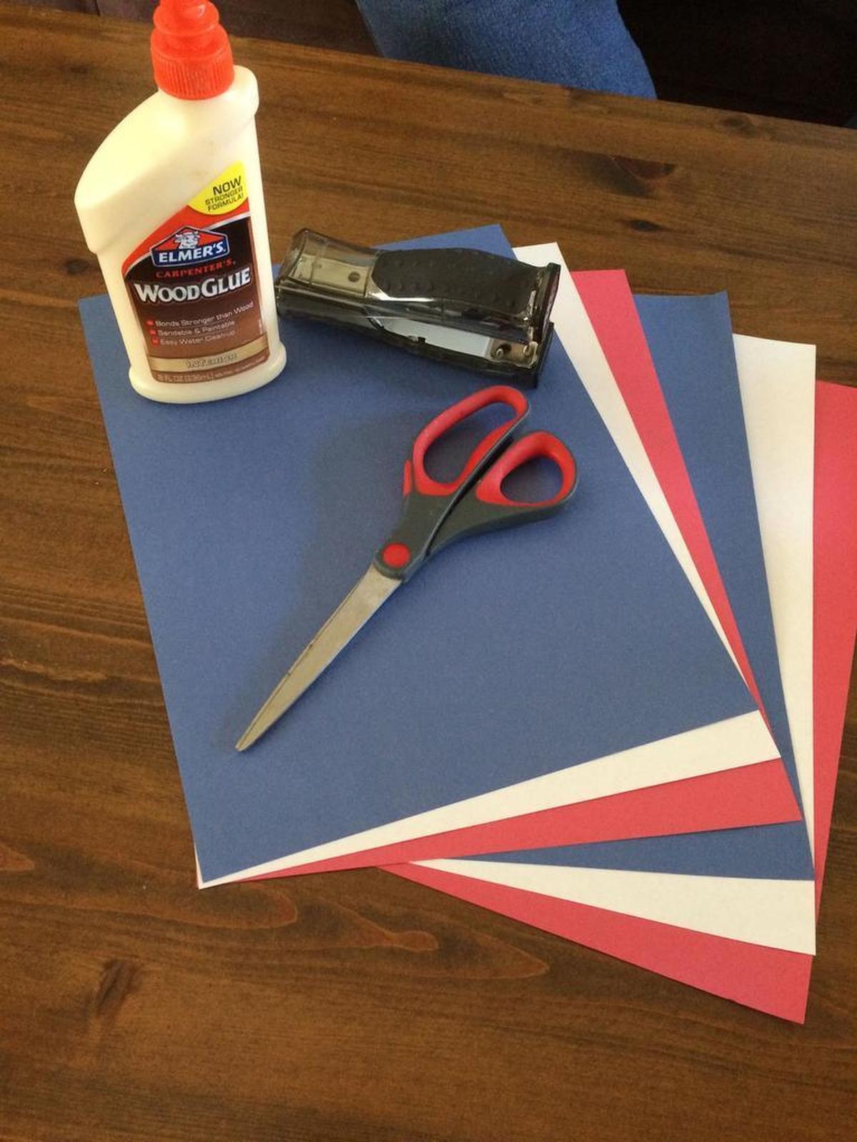 The supplies for Martha Stewart’s drunk lantern.