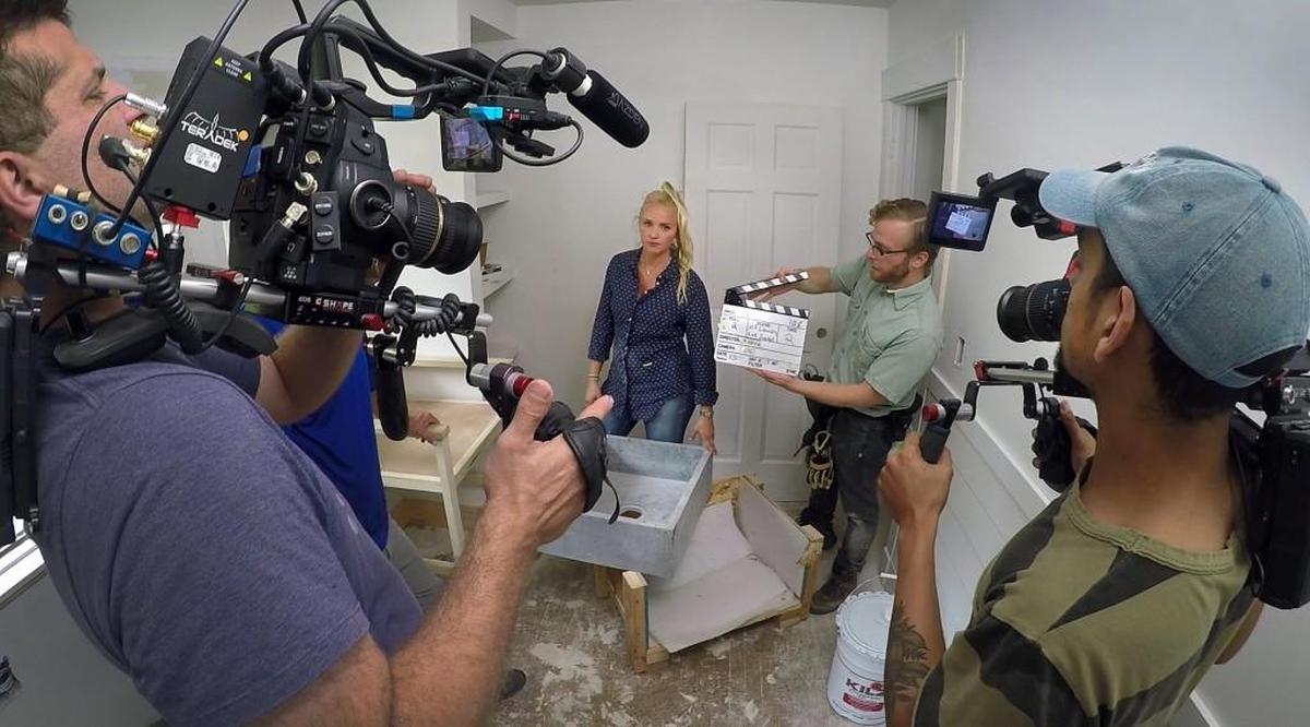On DIY Network's "Bargain Mansions," Tamara Day renovates huge fixer-uppers in the Kansas City area. The show has also aired on HGTV.