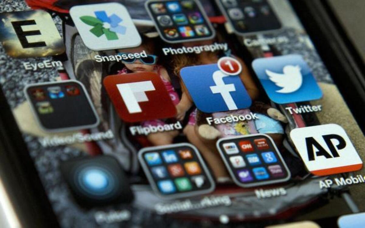 
Online loudmouths may be annoying, but a new survey suggests they are in the minority. In a report released Tuesday, the Pew Research Center found that most people who regularly use social media sites were actually less likely to share their opinions, even offline. 
