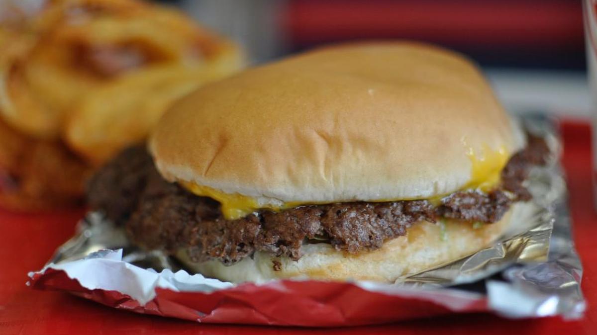 HiBoy’s namesake burger costs $5.20 and comes with lettuce, tomato, onion, pickles, cheese and special sauce.