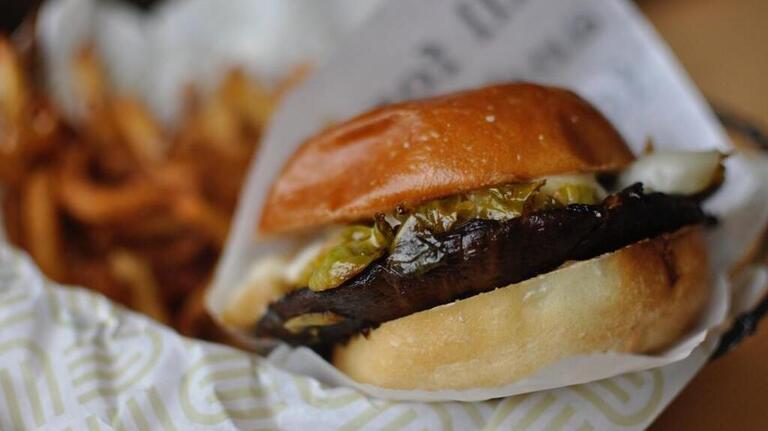 After 10 years, Kansas City restaurant closes location amid Royals stadium plans