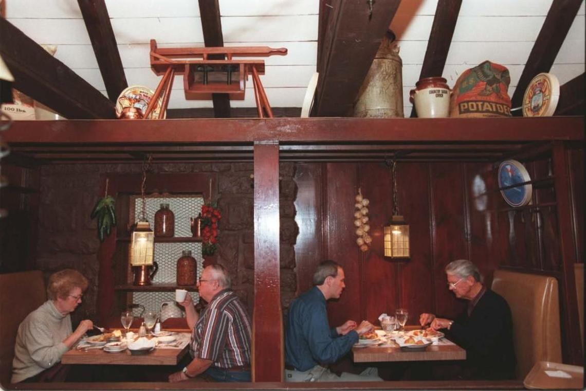 In its heyday, Stephenson’s seated hundreds of customers.