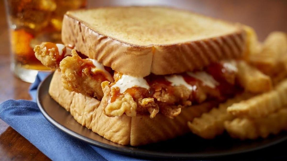 Zaxby’s has closed all its Johnson County locations.