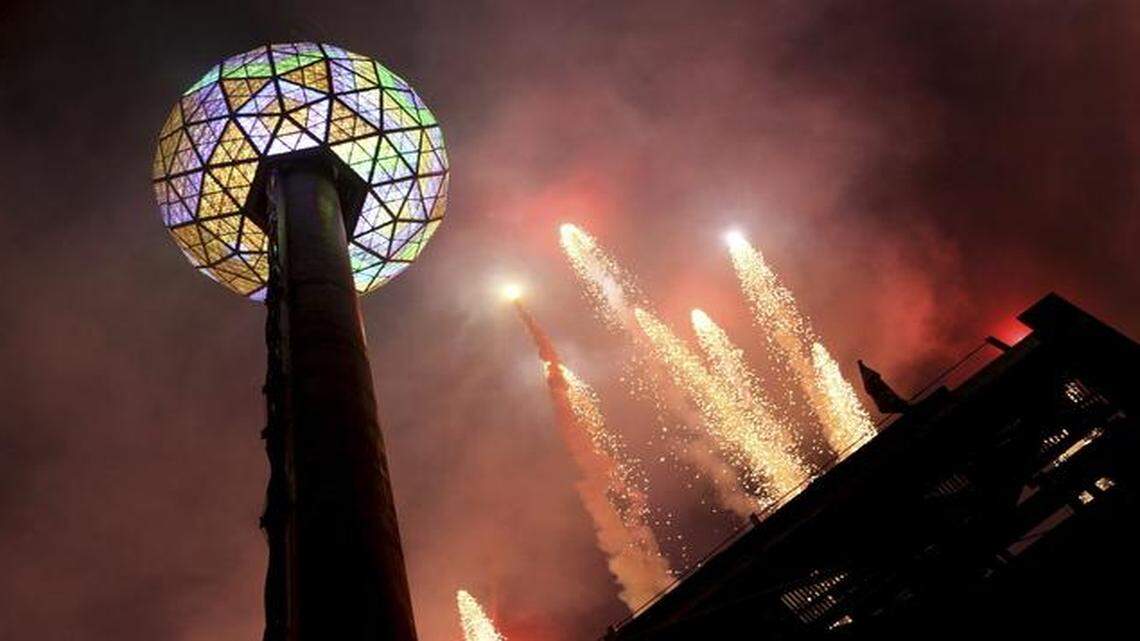 
You can pay $375 for New Year’s Eve dinner at Applebee’s on New York’s Times Square, but that doesn’t guarantee you’ll have a view of the ball dropping at midnight.
