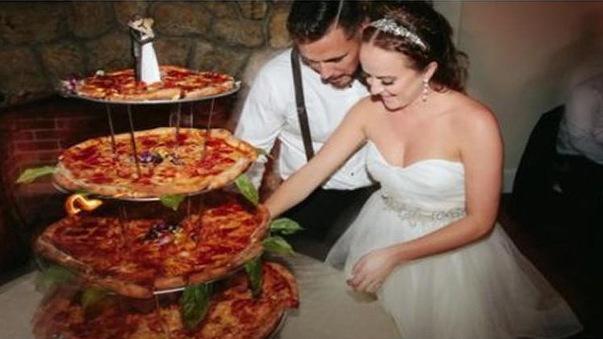 Pizza cake was featured at the wedding of Tony and Jessica Sanchez, which took place in December.