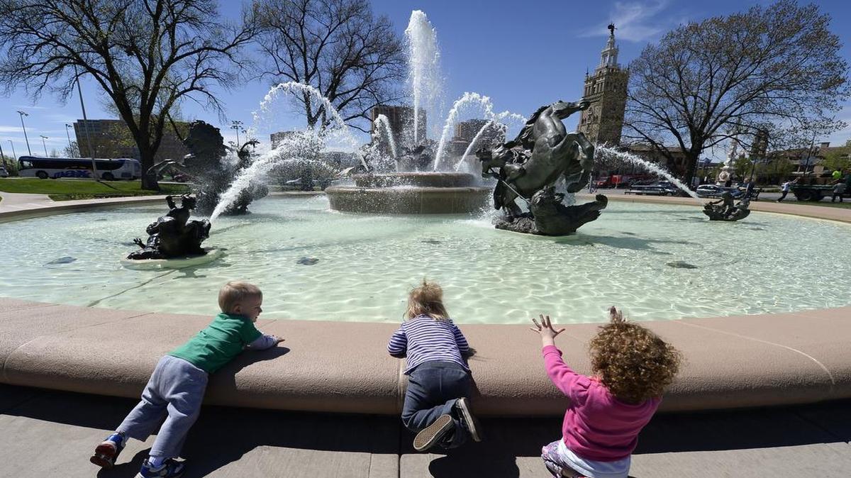 
Fountain Day ceremonies were held April 14 in Mill Creek Park near the renovated J.C. Nichols Fountain. 
