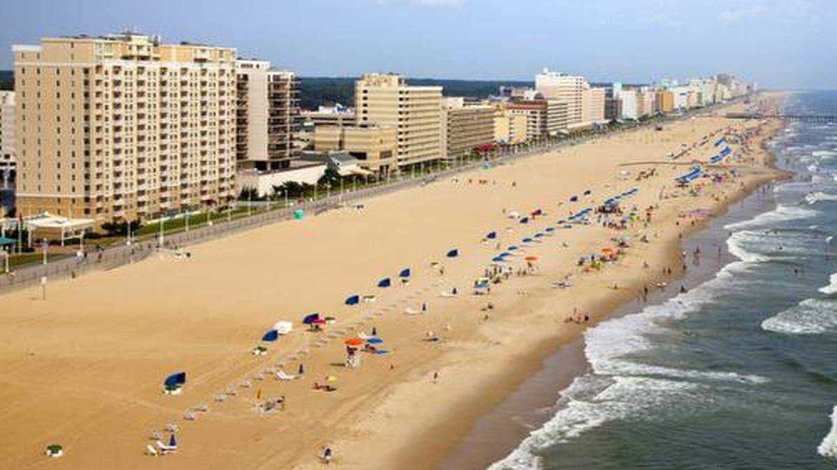 With a name like Virginia Beach, the city naturally has a beach; in fact, Virginia Beach has two sets of beaches, part of many free attractions in the city. Here is the oceanfront expanse, which offers wide beaches often packed with tourists in the summer. The city’s other beaches are at the mouth of Chesapeake Bay.