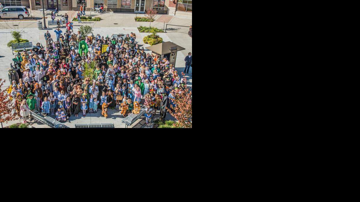 
The official number of participants in The Star’s “Wizard of Oz” photo shoot Oct. 18 at Legends Outlets was 259. The record: 1,093, set in Minnesota in June.
