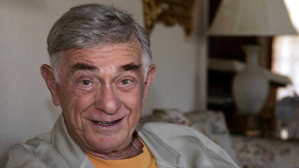 Shelly Berman, who died Sept. 1, helped pave the way for other standup comedians such as Bob Newhart, Woody Allen and Jerry Seinfeld.