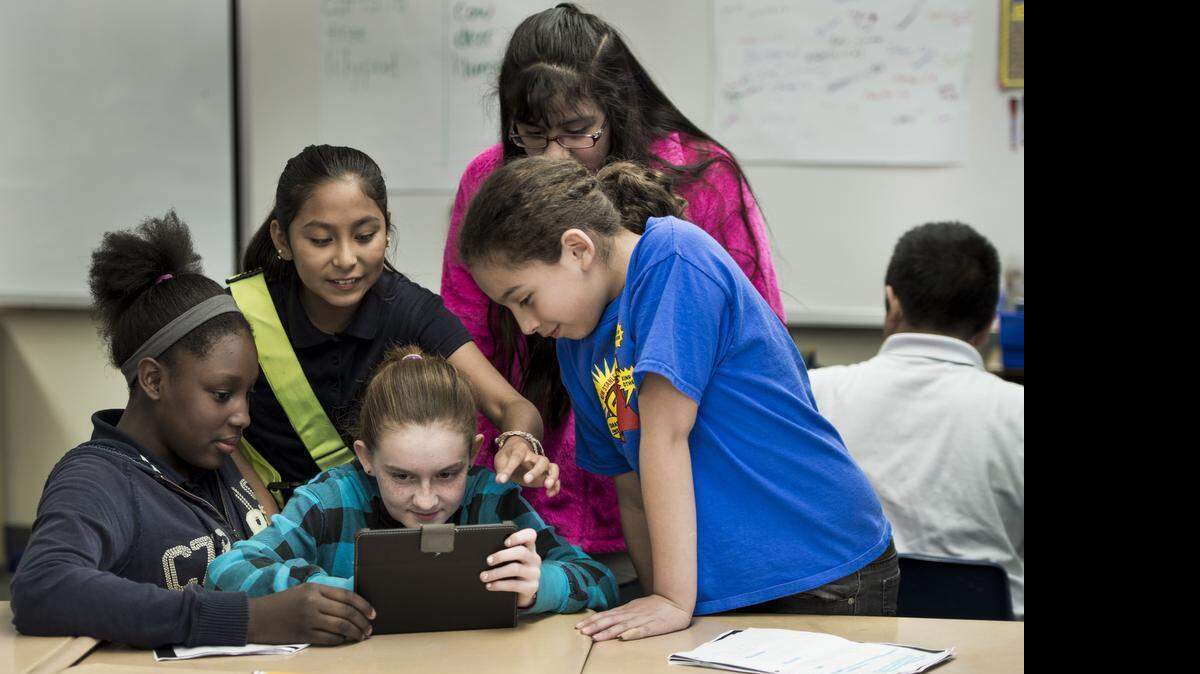 An art class at New Stanley Elementary School  in Kansas City, Kan.