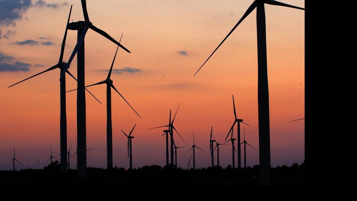 
Kansas, already one of the nation’s leaders in providing wind energy, is expected to get a boost from a new wind farm planned in Pratt County, Kan.
