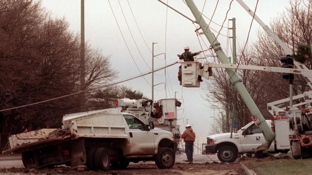 The costs of new transmission lines are among those KCP&L says it needs higher rates to cover.