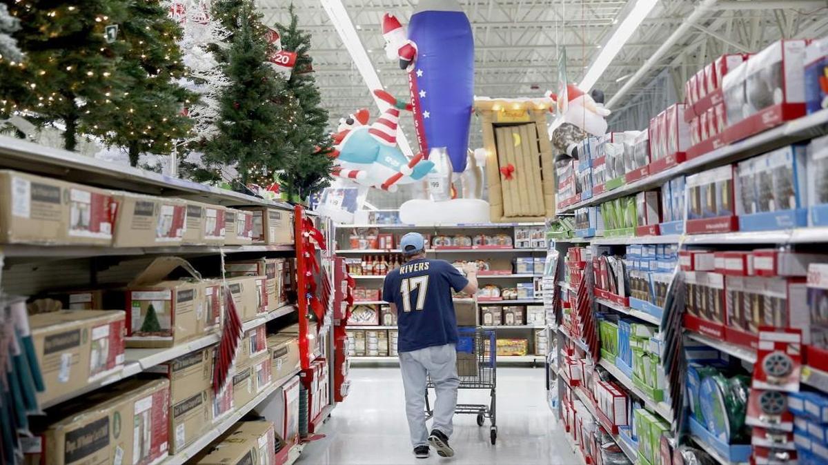 A survey of credit managers suggested a stronger economy heading into the holiday shopping season.
