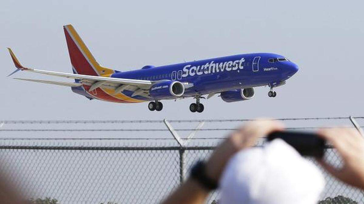 
KCI overhaul base operator Aviation Technical Services said Southwest Airlines, which operates 67 daily nonstops from KCI to 26 destinations, has signed a three-year contract.
