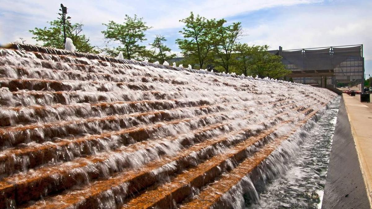 
The Barney Allis Plaza fountain provides an inviting view, but the area’s elevated grounds don’t get much attention. 

