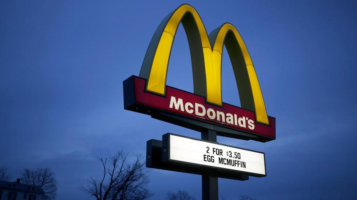 
Major chains, including McDonald’s Corp., are already under pressure to boost hourly wages for their lowest-paid workers. Now, retailers and manufacturers say President Barack Obama’s plan to expand those eligible for overtime pay will cost companies billions.
