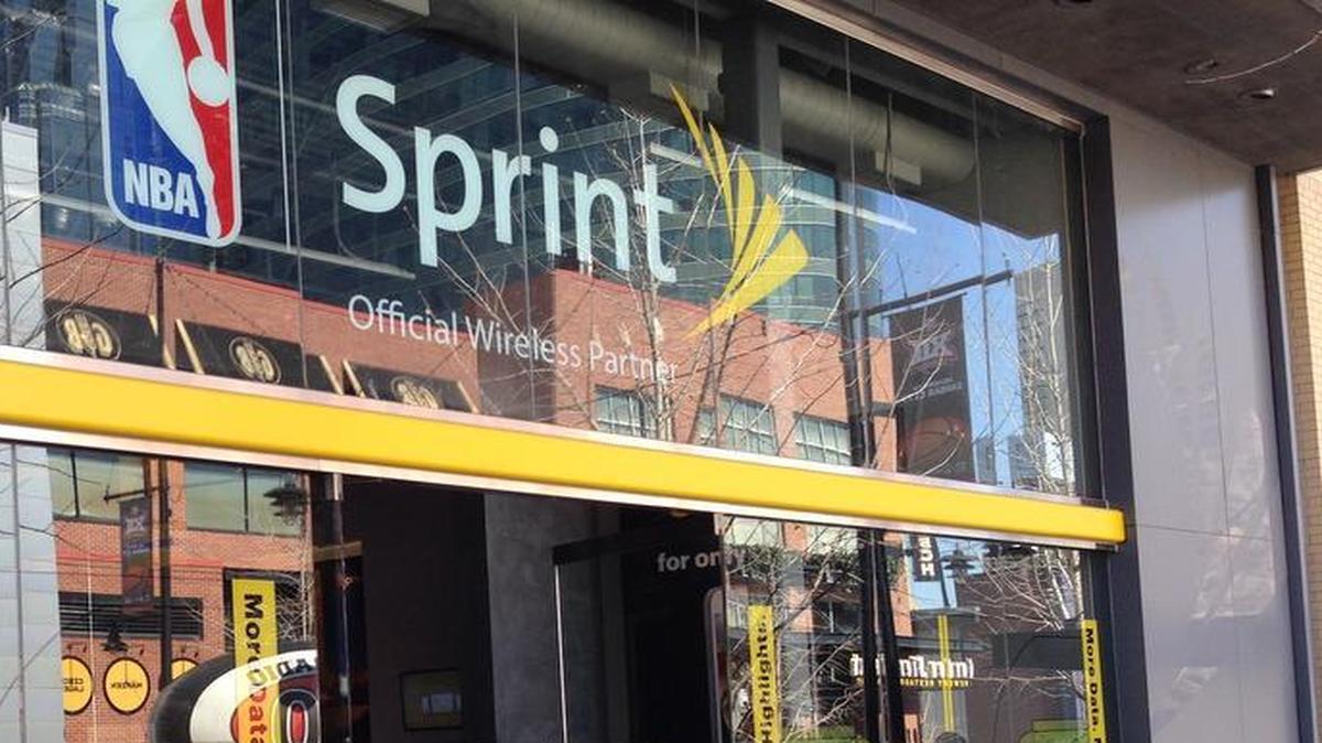 
Efforts by Sprint Corp. to boost its network won’t keep it from falling to fourth in subscribers among the national wireless carriers, an industry forecast said.
