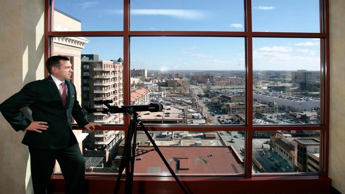
Ron Lockton, son of the late founder of Kansas City-based Lockton Inc., has been named vice chairman of the independent insurance broker.
