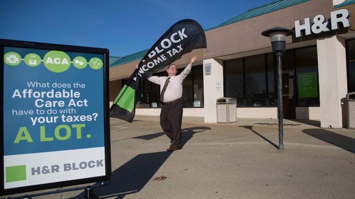 Customer declines at H&R Block’s offices have been so stubborn that management promised only to slow the decline this season, not halt it outright.