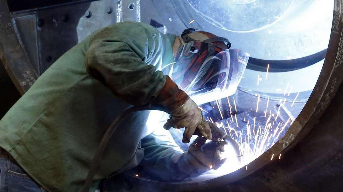 Manufacturing activity is in decline across nine Midwestern states – including Missouri and Kansas – according to surveys of companies’ purchasing managers.