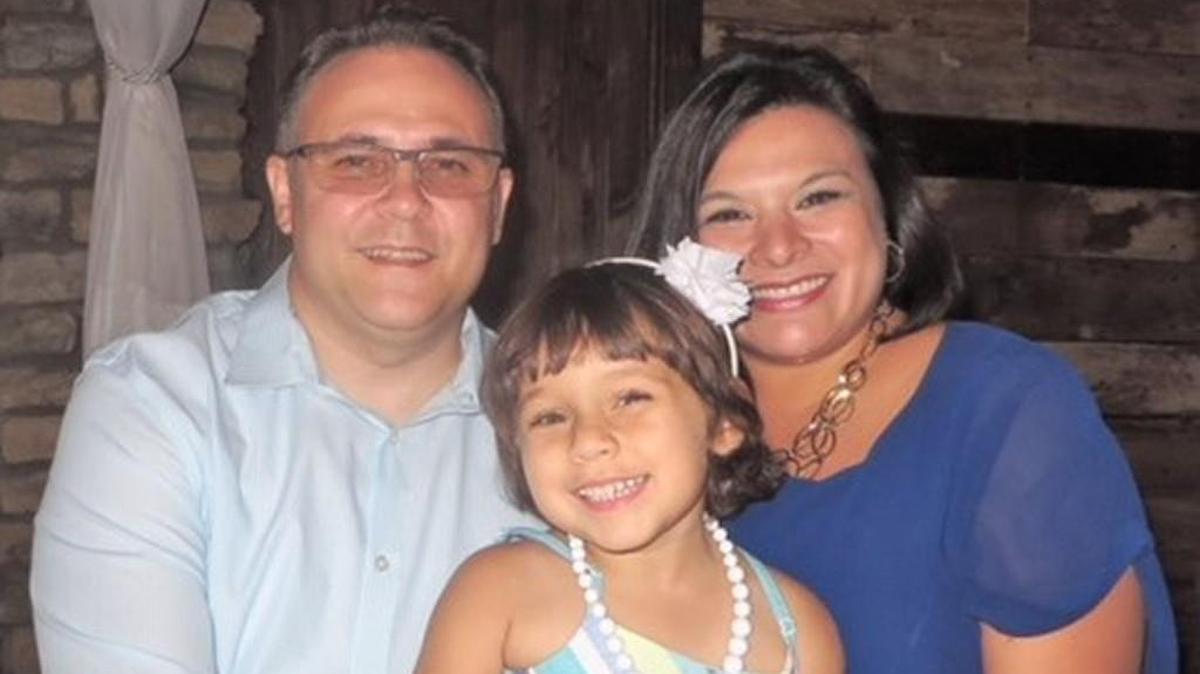 Jeremy and Carolyn Eastburn with their daughter, Presley, who died in December 2016 at the age of 4. She was strangled on a custom window blind the family bought for their new home near Houston.
