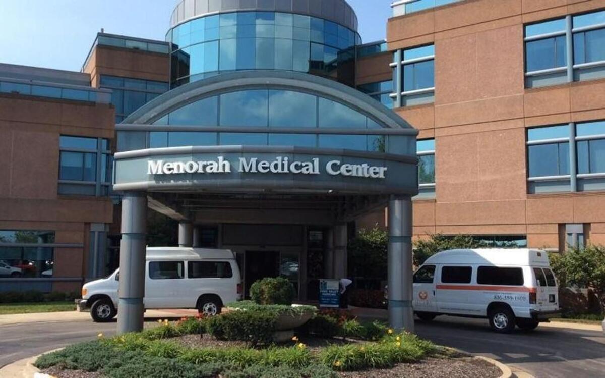 
Registered nurses will get relief to allow them to take meal and rest breaks under a pilot program that is part of a new labor agreement at Menorah Medical Center in Overland Park and Research Medical Center in Kansas City.
