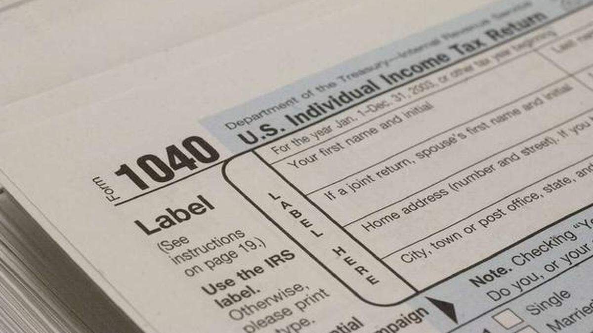 
Changes in the TurboTax software from Intuit have caught many customers off guard and led H&R Block to offer its software free to TurboTax users.
