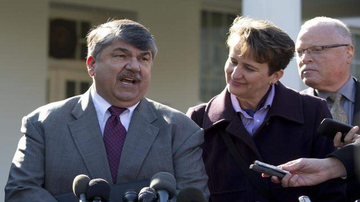 
AFL-CIO president Richard Trumka (left) said “extremist politics” had thwarted some union advancement. In a press release, the labor organization highlighted several collective bargaining gains last year, especially 92,000 workers joining AFSCME, including 20,000 home health care workers, and 14,500 customer service agents for American Airlines getting union representation with Communications Workers of America.
