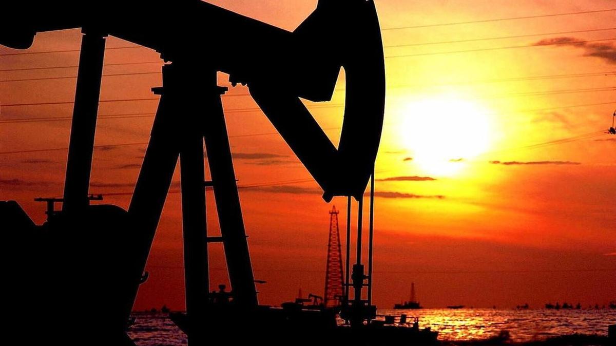 ConocoPhillips has sold its 50 percent stake in the Polar Lights field in northwestern Russia.