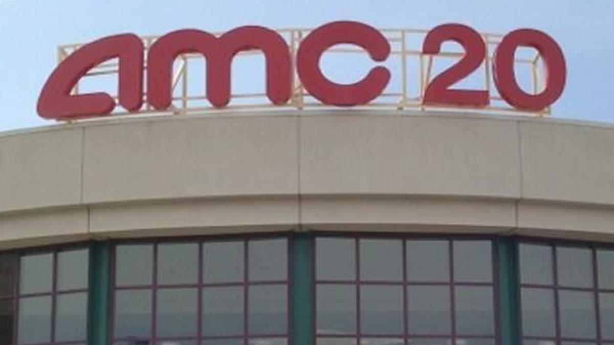 AMC Entertainment said its $1.1 billion deal to buy rival chain Carmike Cinemas still makes sense.