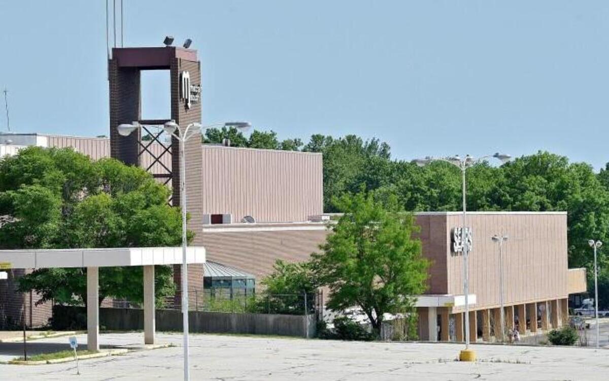 The Sears store at the south end of Metcalf South Shopping Center, pictured on May 25, 2016, will close, according to a newly published report.