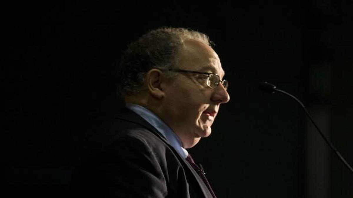 Economist Frank Lenk of the Mid-America Regional Council will update his outlook for the region’s economy next month, just ahead of an expected increase in interest rates by the Federal Reserve.