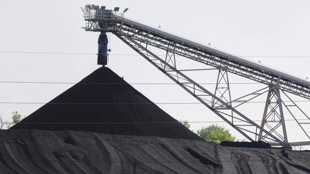 
Kansas City Power & Light’s decision to use less coal is a milestone in a region where it has long been king when it comes to making electricity.
